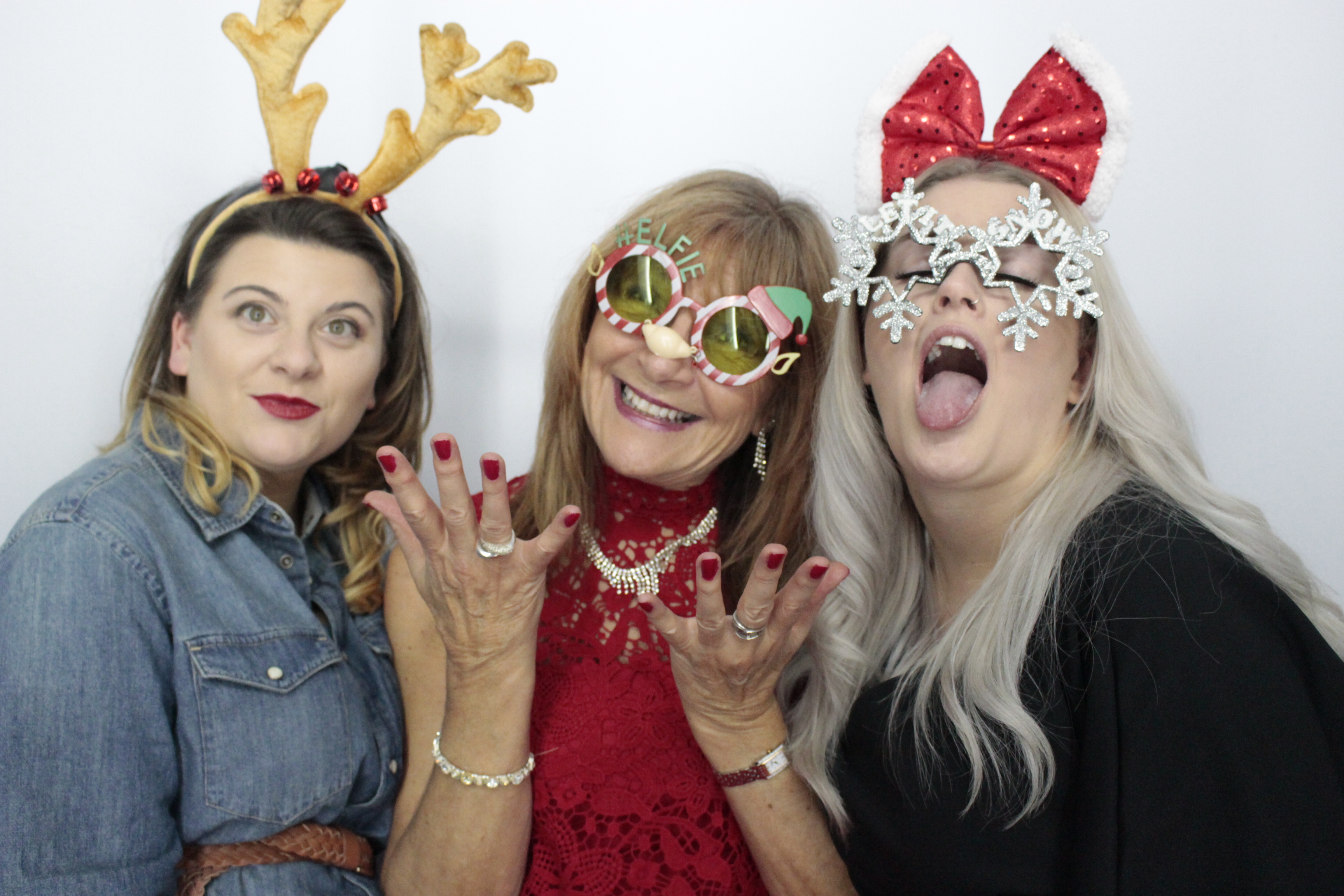 Fittleworth Medical Christmas Party | View more photos from the event at gallery.myphotoboothexperience.co.uk/u/MyPhotoBoothExperienceLtd/Fittleworth-Medical-Christmas-Party